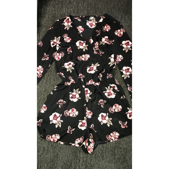 H&M Black Floral L/S Romper - Picture 3 of 4